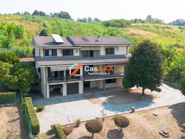 Villa Bifamiliare dans vente à Briona