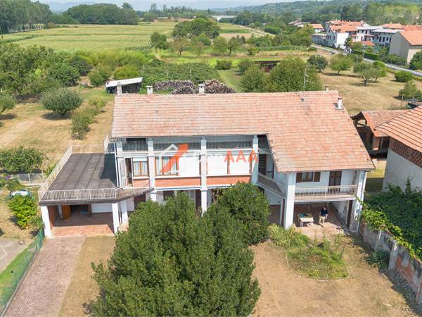 Villa Bifamiliare dans vente à Fara Novarese